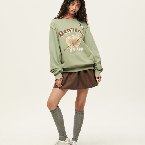 듀엘 더블하트 그래픽 오버핏 스웻셔츠 D254MSM105이미지입니다. 누르면 해당 게시물로 새창이동합니다.