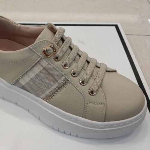 ��ĭ�� HC12 ���� LCWS82U41335