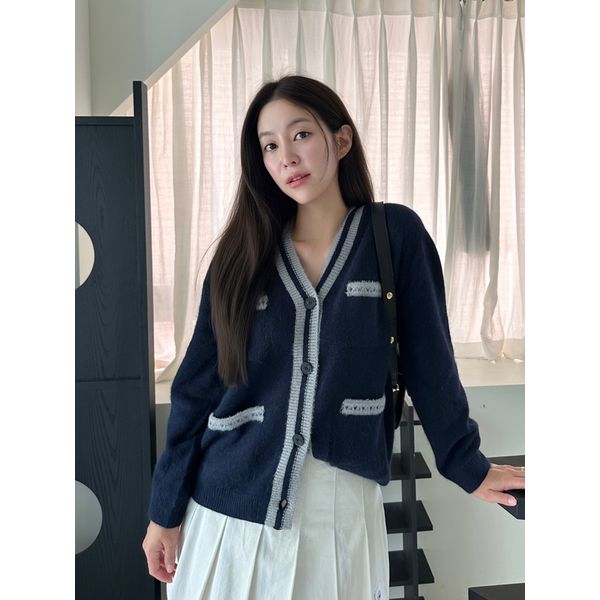 질스튜어트 뉴욕 우먼 인플루언서 착용 네이비 라인배색 나일론혼방 가디건 JSSW3D200N2