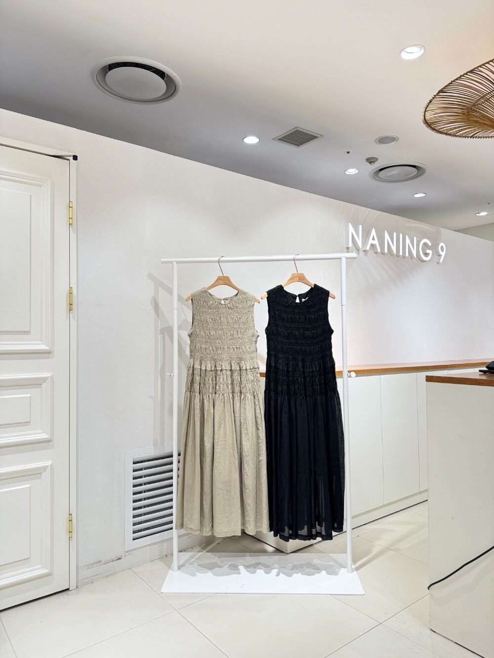  난닝구 스타필드코엑스점 아몬므원피스 1126B2OP01B
