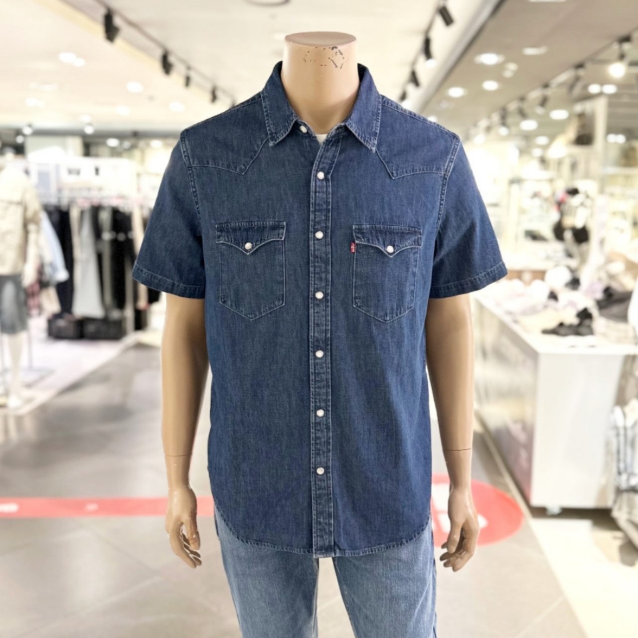 남여공용 클래식 웨스턴 오리지널 워싱 반팔 데님셔츠 2종 스탠다드핏 L86626012