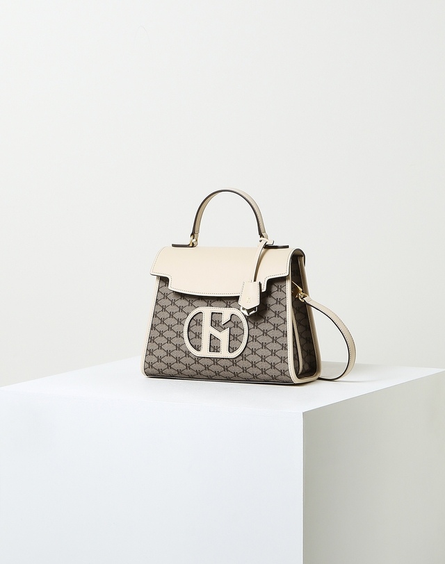 액세서리 HIBA4F157IV 헤리아토 H 레더 아이보리 패치 시그니처 패턴