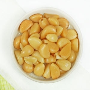 새콤 담백 깐마늘 장아찌 1kg