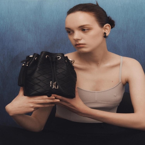 LF �ڽ� ���� Į���� �Ž� ���� ��ο콺Ʈ����_DCBA4F323BK