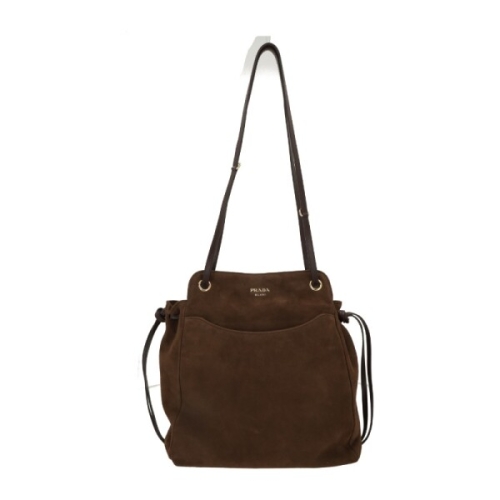 프라다 엠보스드 로고 스웨이드 어드저스터블 숄더백 1BG641VOOO 2G6DF0324