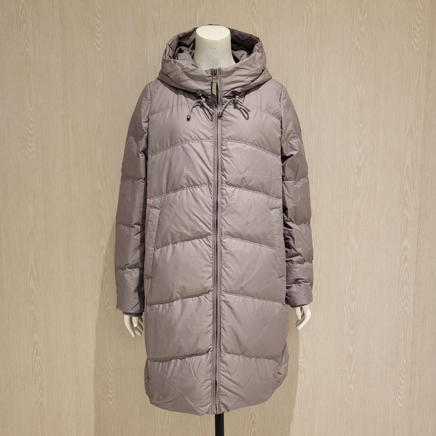 크로커다일레이디 후드 일체형 롱 오리털 패딩 CLCWDW107이미지입니다. 누르면 해당 게시물로 새창이동합니다.