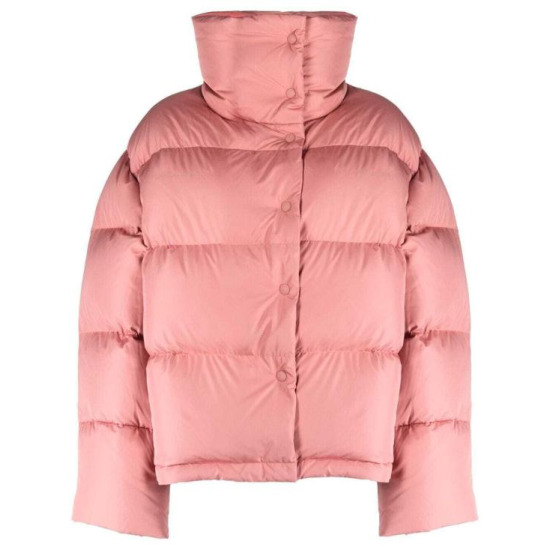 아크네 스튜디오 로고 프린팅 푸퍼 숏 패딩 자켓 A90526 AD1이미지입니다. 누르면 해당 게시물로 새창이동합니다.