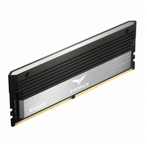 TeamGroup T-Force DDR4-4500 CL18 XTREEM �ǹ� ��Ű��