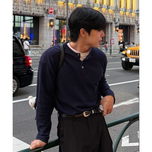 르아르 LEIRE 와플 헨리넥 롱 슬리브 티셔츠 딥네이비 L25SPTS00109 3054099_이미지