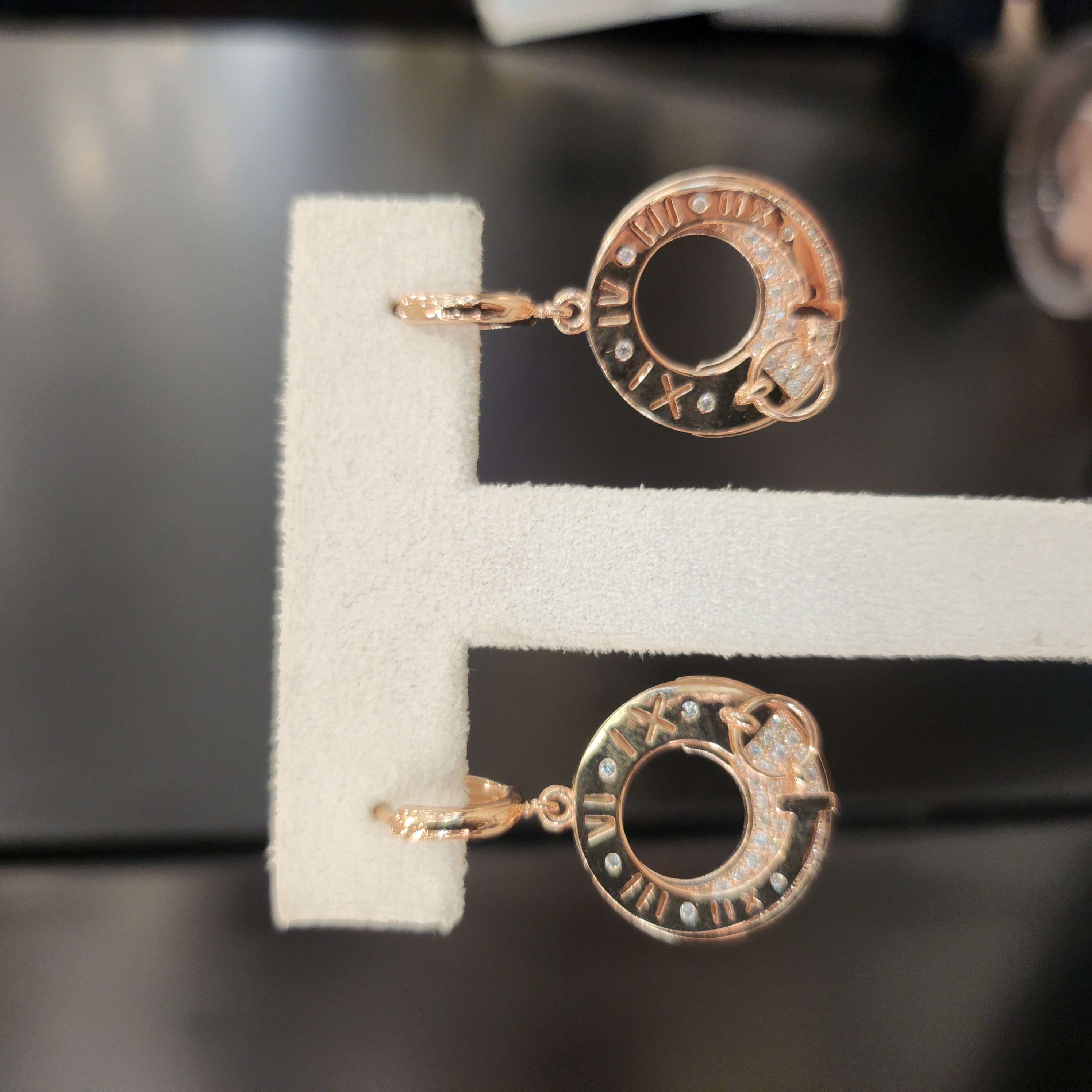 아트리아 로마숫자 투링 귀걸이 핑크골드 JTOERFR0024PKF 세련미 있는 투링 귀걸이 핑크골드_이미지