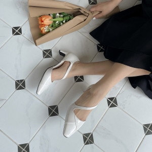 ��ƼҴ� Pumps_�޸�����Akira Vi21160_5cm