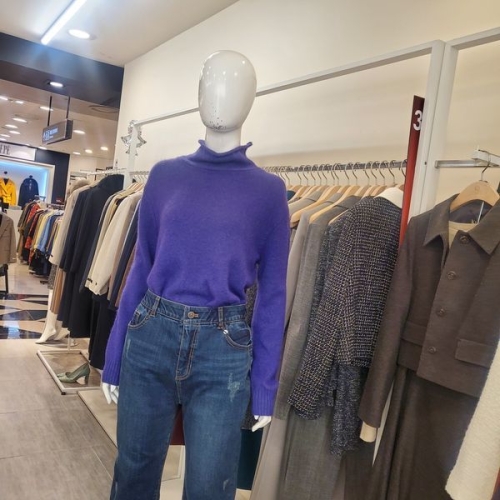 블루페페 여우털티셔츠 224KSK703__중앙로역