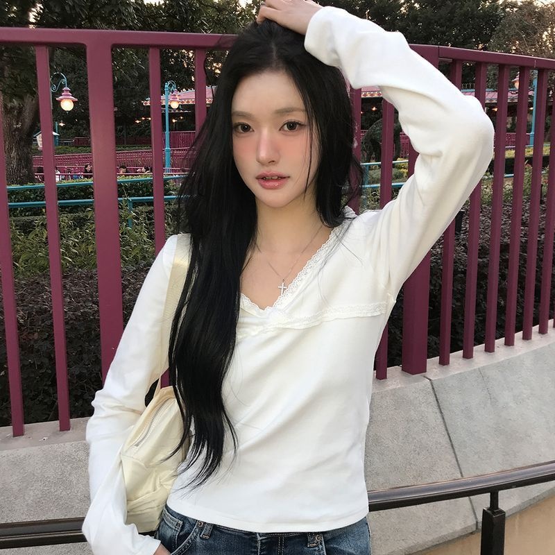 레터프롬문 브이넥 레이스 랩 티셔츠 화이트 3716828 408569