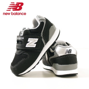키즈 운동화 IZ996
