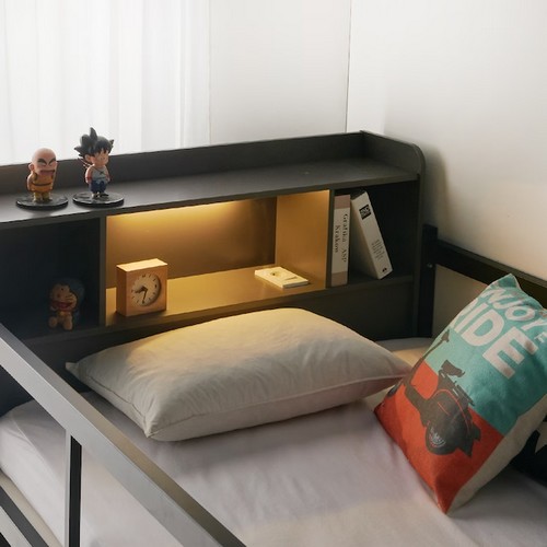 �������� �ö�� ���̺� ��ٸ��� ö�� ��Ŀħ�� SS