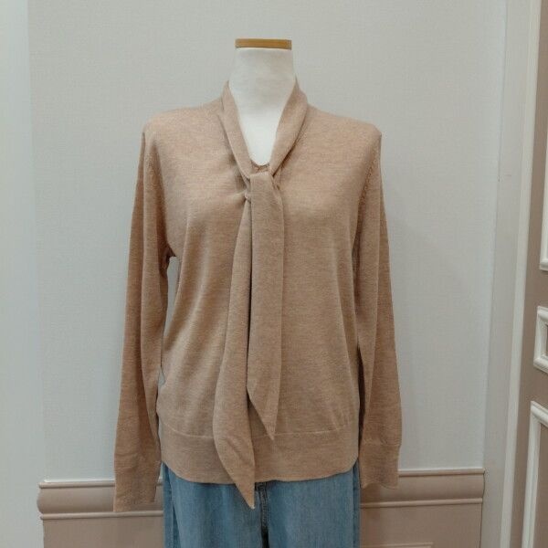  BCBG 스카프 카라 니트 B6C8K410