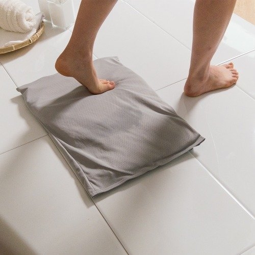 바나나빌딩 생활백서 빨아쓰는 규조토 발매트이미지입니다. 누르면 해당 게시물로 새창이동합니다.