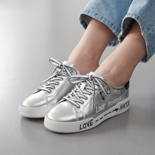 론칭가199,000 소가죽 그래픽 스니커즈 EBAL137505