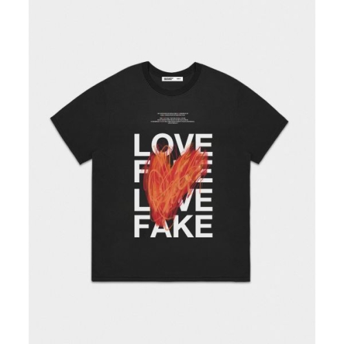 마이딥블루메모리즈 러브 X 페이크 그래픽 티셔츠 블랙 1938159