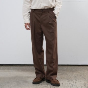 제너럴아이디어 MAN 클래식 원턱 와이드 슬랙스 BROWN SBE4M11007