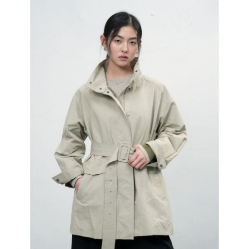 제너럴아이디어 하이넥 사파리 하프 자켓 LIGHT KHAKI WBE3L09504 WBE3L09504LK 211543