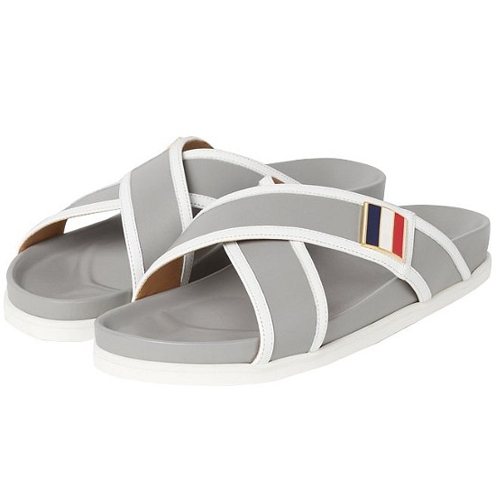 톰브라운 에나멜 버클 크리스 크로스 샌들 MFL079A 05584 025