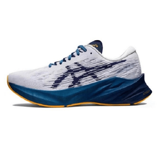 아식스 노바블라스트 3 1011B458-100