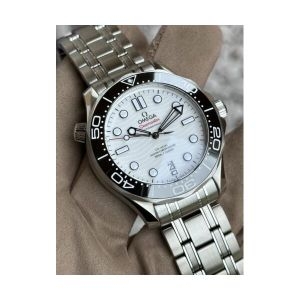 씨마스터 Professional 210.30.42.04.001 화이트 스테인레스 42mm Seamaster