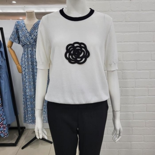 해리앤 DP01 까멜리아 비즈 배색 반팔 니트 HOSP7809