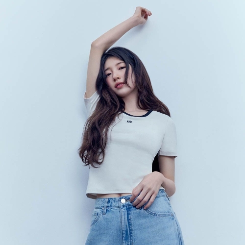 게스 SUZY 브이넥 링거 반팔티 YP2K2435