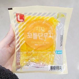 롯데마트 초이스엘 치자 꼬들단무지 220G x 3개
