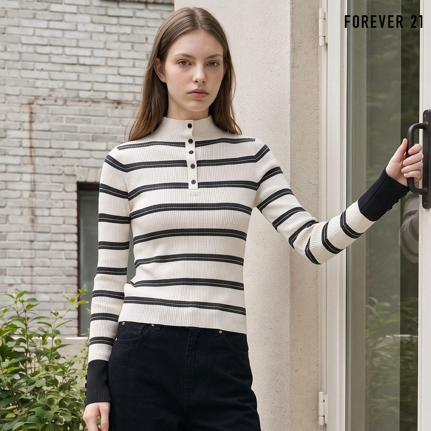 FOREVER21 하프넥 버튼업 스트라이프 배색 긴팔 니트 FTDCNT006_이미지