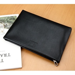 carson kangaroo logo clutch bag 카슨캉가루클러치백이미지입니다. 누르면 해당 게시물로 새창이동합니다.