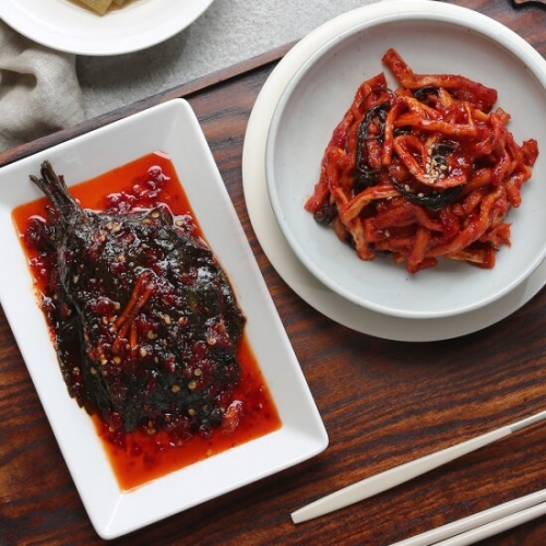이형욱장인 <b>깻잎</b>무침 1kg + 무말랭이무침 1kg