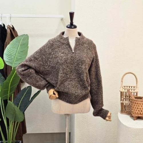 포커스 FW5K3KT32197_투톤 컬러 반집업 니트