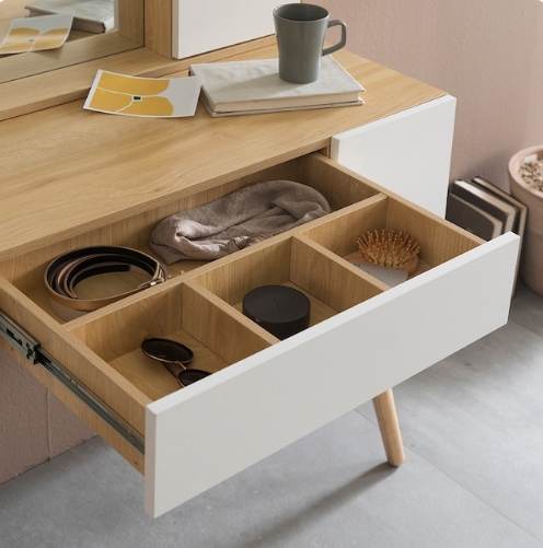 ���ΰ��� �߷��� ���� ȭ��� ��Ʈ 1000