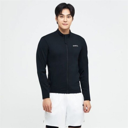 BARREL 맨 에센셜 스탠다드핏 집업 래쉬가드 블랙 B4SMWZR101BLK 095
