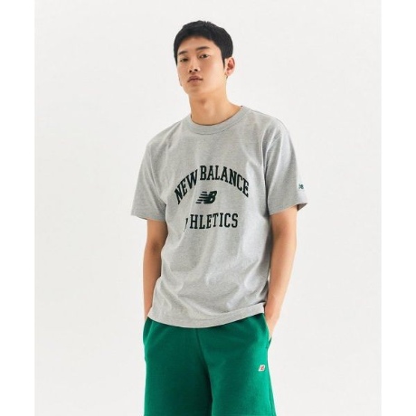  뉴발란스 바시티 그래픽 반팔티 NBNED4S081