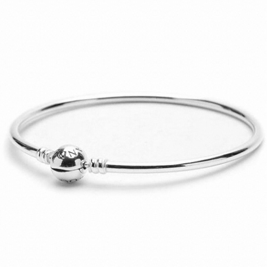 판도라 모먼트 실버 뱅글 팔찌 590713이미지입니다. 누르면 해당 게시물로 새창이동합니다.