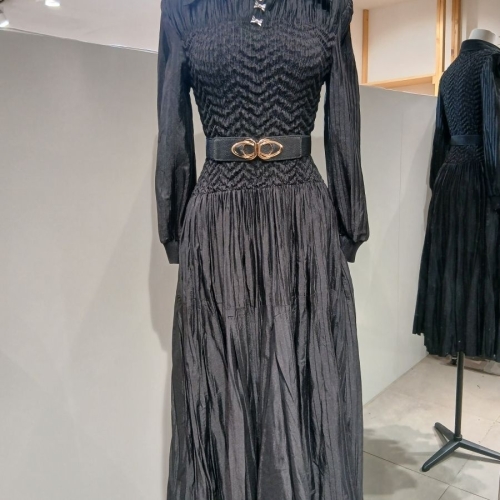 MM10OP704HJY 카라 플리츠 원피스