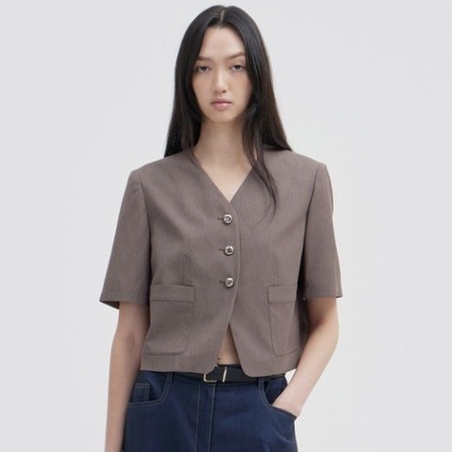 V넥스 쓰리버튼 크롭 자켓_Z252MSF023