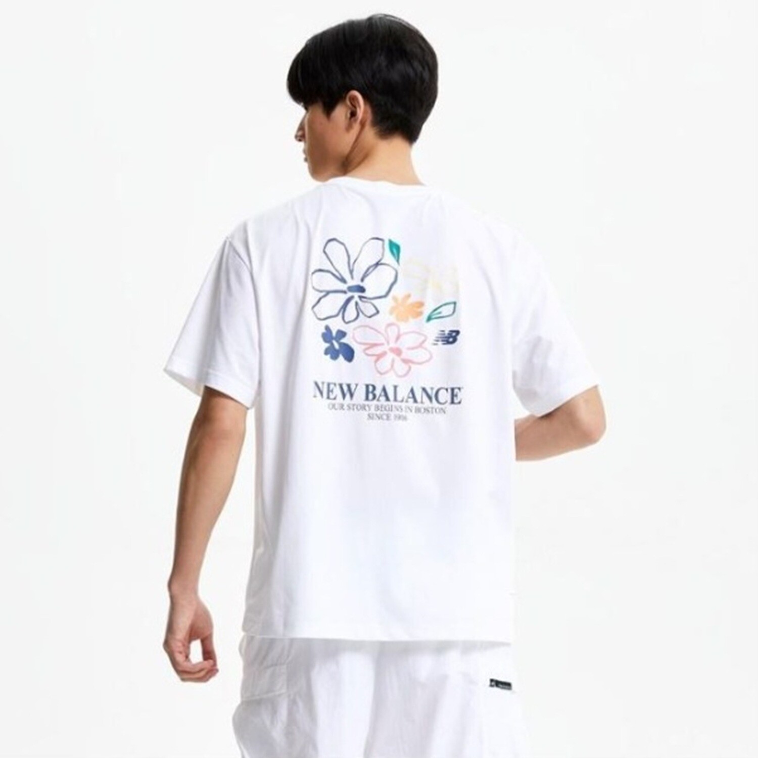UNI 플라워 일러스트 반팔티 SEMI OVER FIT NBNEGCO204