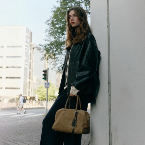 조이그라이슨 마야 토트백 라지 누벅 LW5AB4890_LU이미지입니다. 누르면 해당 게시물로 새창이동합니다.