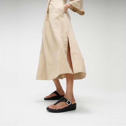 핏플랍 여성 루루 크리스탈 버클 레더 토-포스트 샌들_FT64K2T285