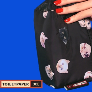 3CE X TOILETPAPER PADDED CUBE POUCH 토일렛페이퍼 패디드 큐브 파우치이미지입니다. 누르면 해당 게시물로 새창이동합니다.