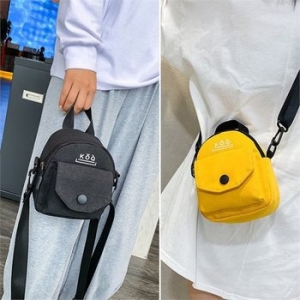 셀러허브 톡특한 문양 로고 아담한 사이즈 미니 보조 크로스백 S9488415