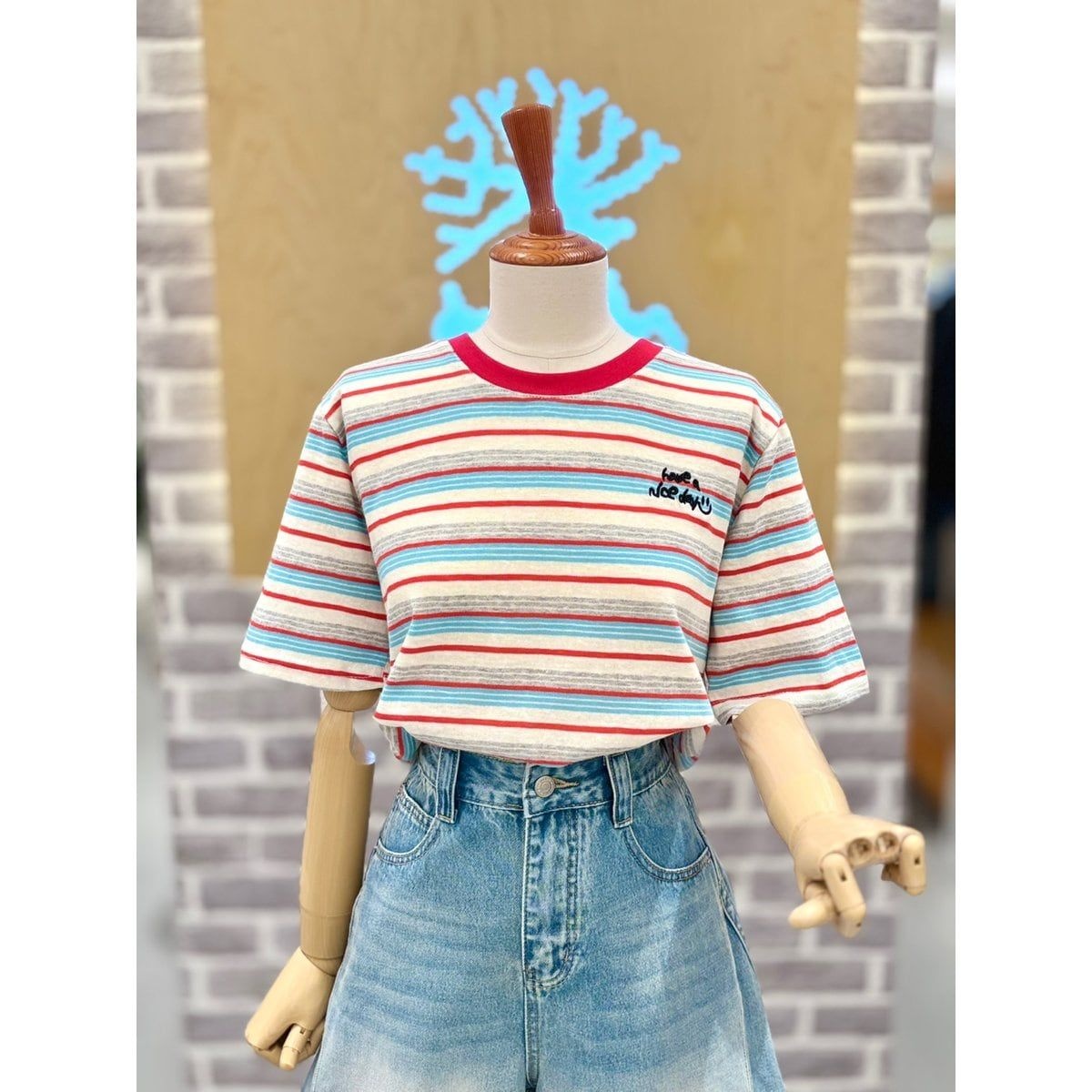 레코브 자수 스트라이프 티셔츠LC31F9ST527X