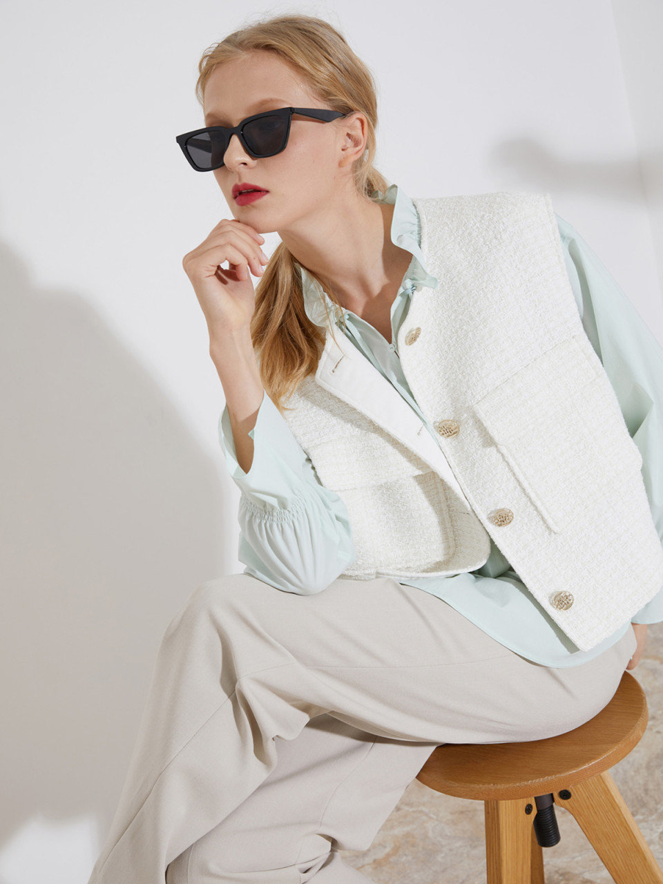 조직감 숏 베스트 VVCQC3S2381