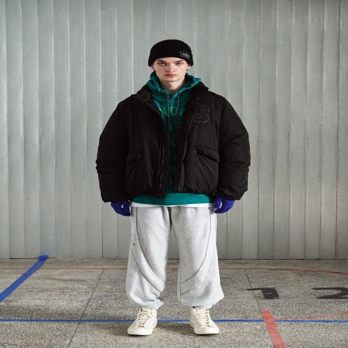 스위치123 SXF4JP02BK미니멀 푸퍼 점퍼 블랙