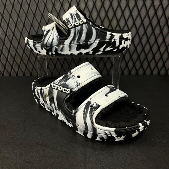 크록스 클래식 코지 마블 샌들 207907-066